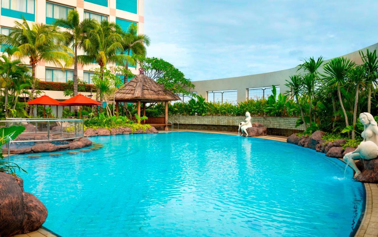 Hotel Ciputra Jakarta Managed By Swiss-Belhotel International Exteriör bild