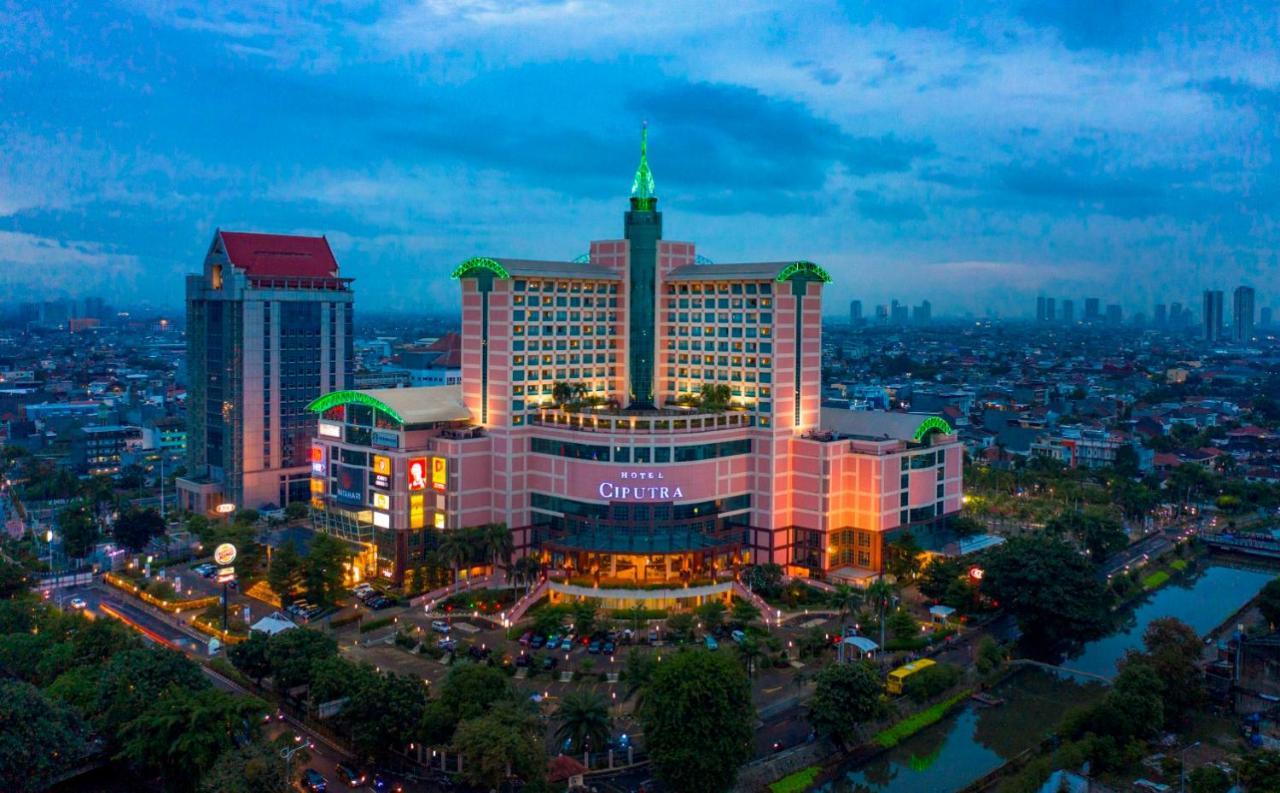 Hotel Ciputra Jakarta Managed By Swiss-Belhotel International Exteriör bild