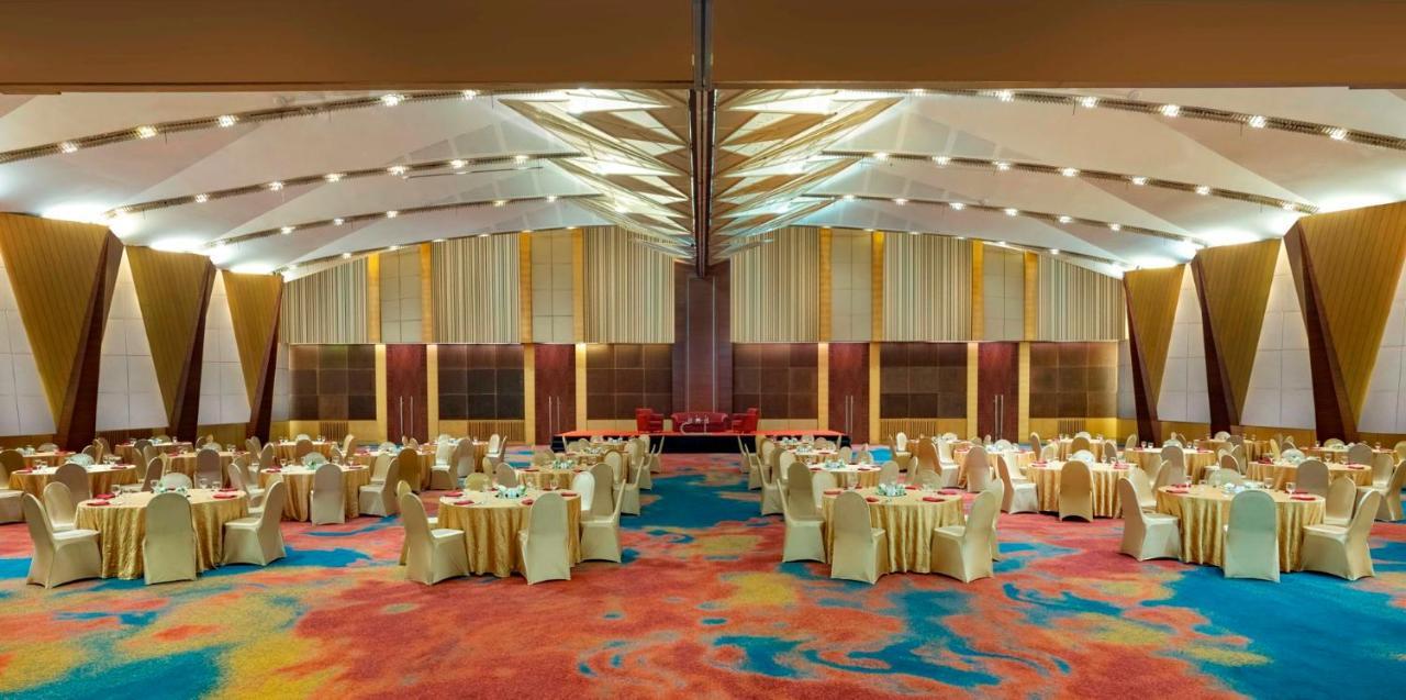 Hotel Ciputra Jakarta Managed By Swiss-Belhotel International Exteriör bild