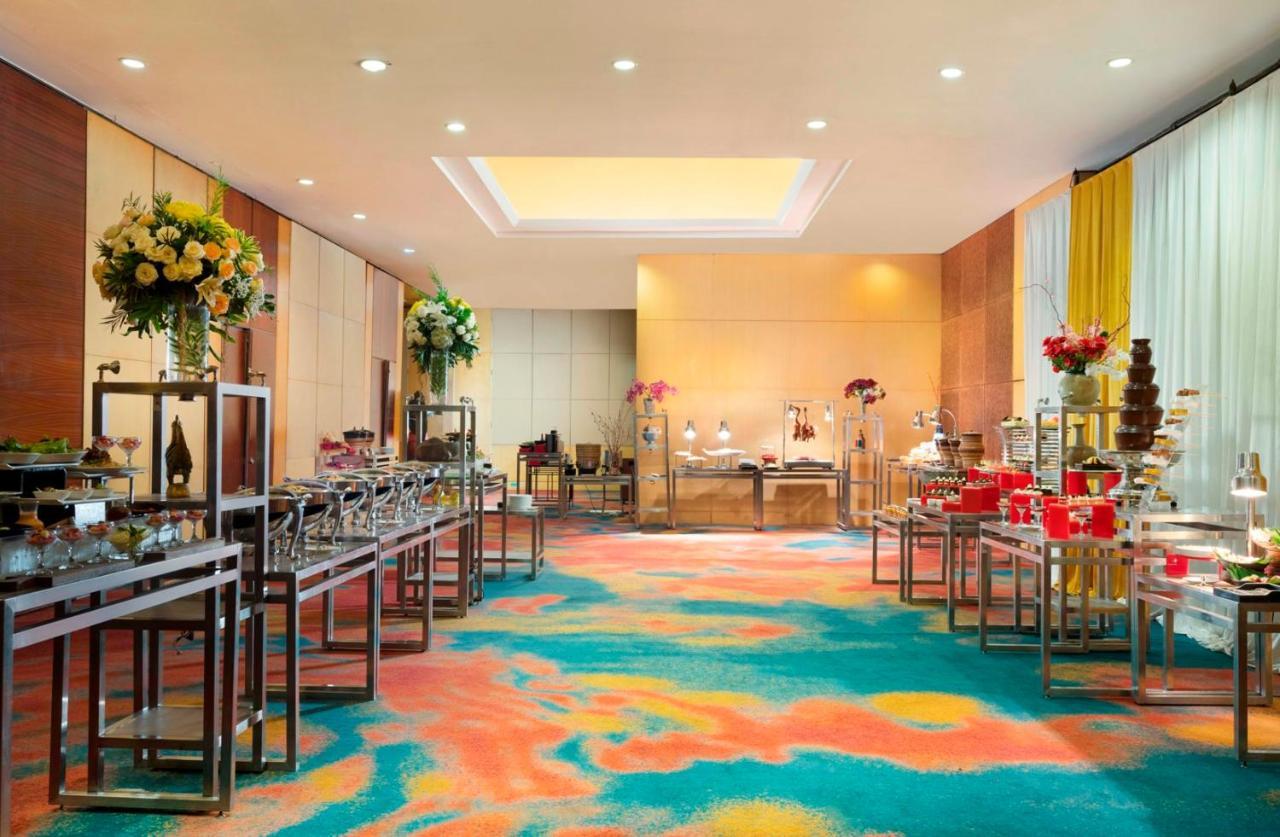 Hotel Ciputra Jakarta Managed By Swiss-Belhotel International Exteriör bild