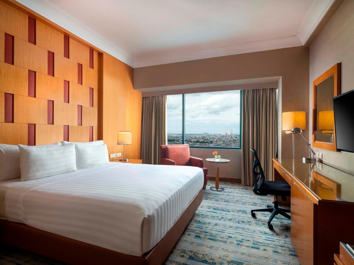 Hotel Ciputra Jakarta Managed By Swiss-Belhotel International Exteriör bild