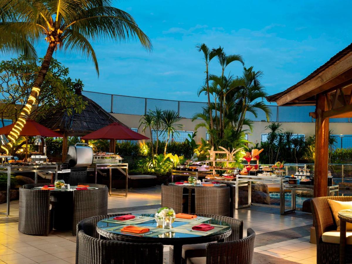 Hotel Ciputra Jakarta Managed By Swiss-Belhotel International Exteriör bild