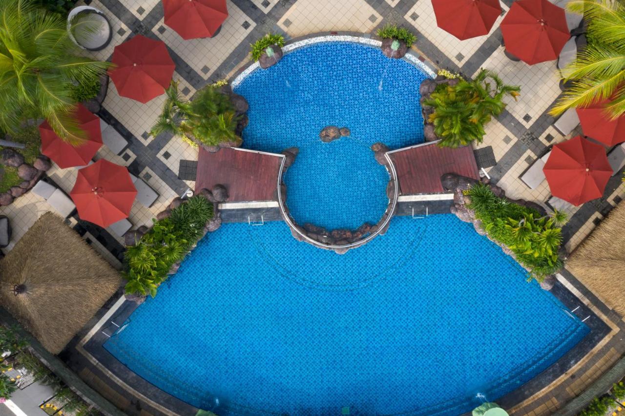 Hotel Ciputra Jakarta Managed By Swiss-Belhotel International Exteriör bild