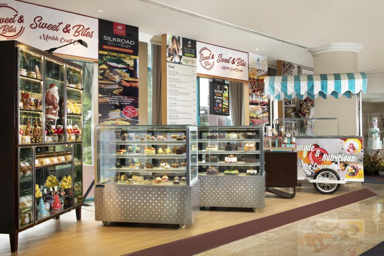 Hotel Ciputra Jakarta Managed By Swiss-Belhotel International Exteriör bild