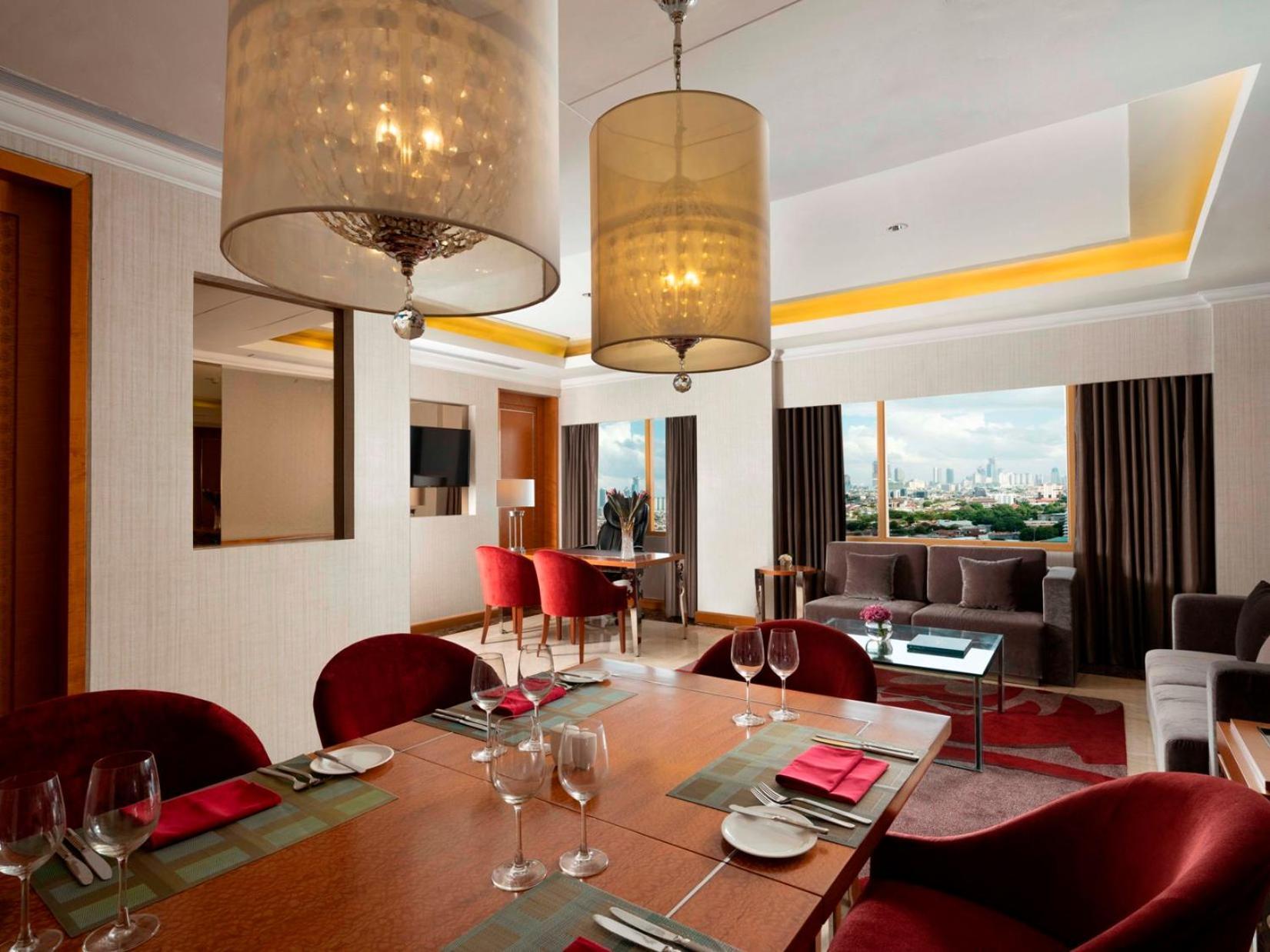 Hotel Ciputra Jakarta Managed By Swiss-Belhotel International Exteriör bild