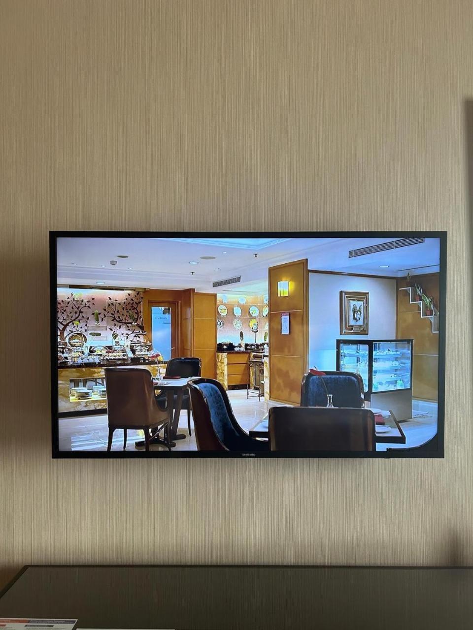 Hotel Ciputra Jakarta Managed By Swiss-Belhotel International Exteriör bild